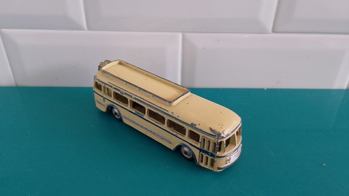 2709257 voiture bus - voiture,