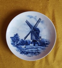 Très belle assiette murale en porcelaine Delft Blauw avec support 