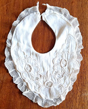 Bavoir ancien linon brodé - ancien,