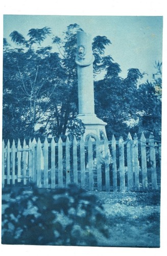 Monument aux morts - , cyanotype