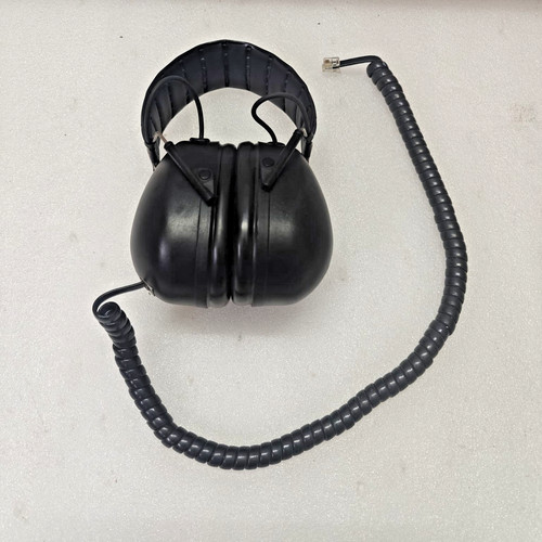 Peltor ear muff - ear,