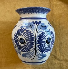 Henriot Quimper vase décor