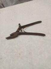 Outil ancien pince à avoyer XXème