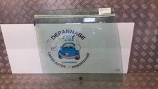 Vitre arriere droit PEUGEOT