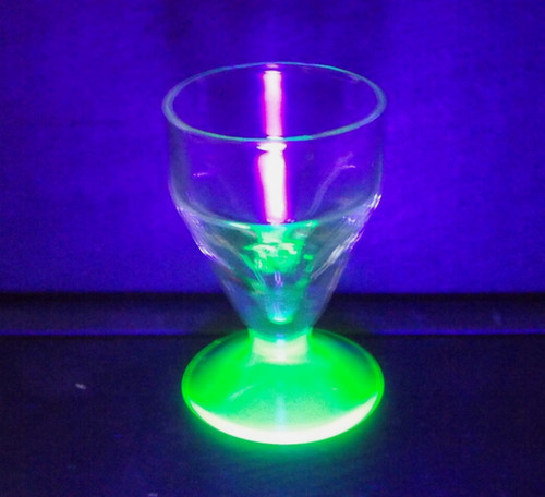 Duo verres anciens - anciens, pied