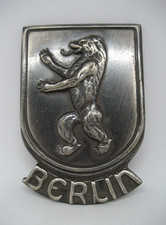 Ancien Insigne Métallique De