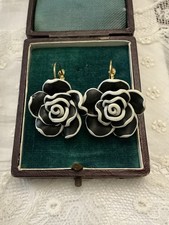 CAMELIA  BELLES  BOUCLES