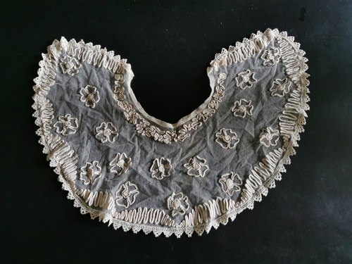 Broderie ancienne col - broderie, brode