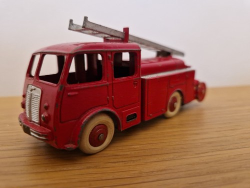Dinky toys berliet 1er secours - toys,