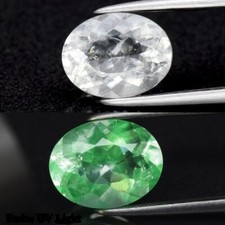 Opale hyalite en ovale