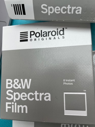 Polaroid spectra film - polaroid, noir