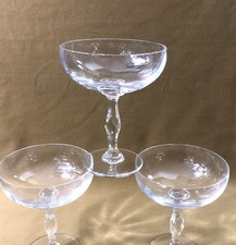 1 coupe à champagne en cristal signé SAINT LOUIS modèle BARTHOLDI 14,5 cm Verre