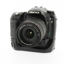 Pentax K10D + Sigma 18-200 mm f/3.5–6.3 DC + Grip Ansmann