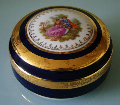 Bonbonnière porcelaine signé - porcelaine,