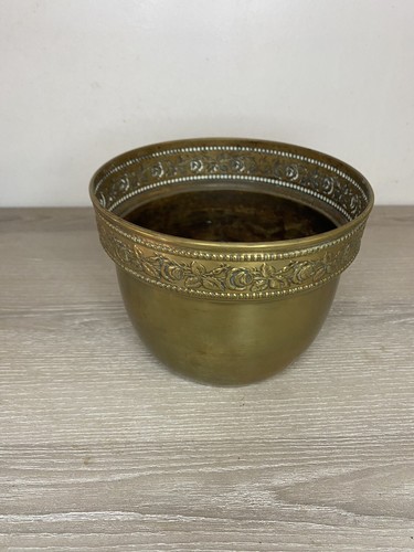 Grand cache pot laiton - pot, art