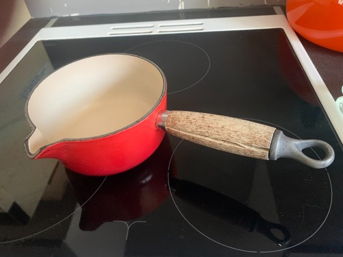 Creuset casserole avec bec - casserole,
