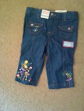 NWT SUPER CUTE GIRLS DENIM JEANS PANTS CAPRI EMBROIDERED FLOWERS 18 MONTHS