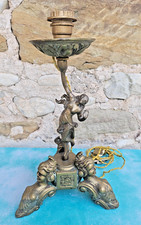 ANCIEN PIED DE LAMPE TRIPODE TETE DE FEMME PERSONNAGE FLAMBEAU LAITON OU BRONZE