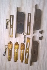 Ensemble d'anciennes serrures de meuble laiton armoire ART DECO Patine Lustré