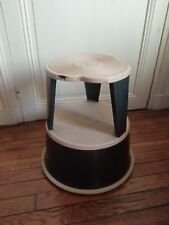 ANCIEN TABOURET MARCHE PIED