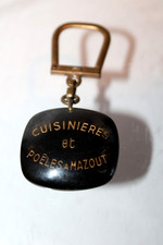 Porte clé  BOURBON Poèle Cuisinière DEVILLE Charleville Keychain inclusion
