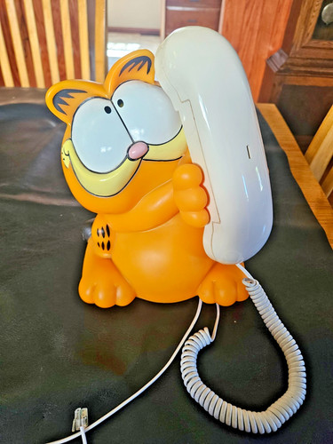 Garfield talking vintage phone - talking,