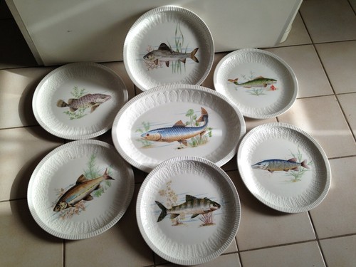 Beau service poissons en - service, à