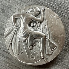 Superbe Médaille Style Art