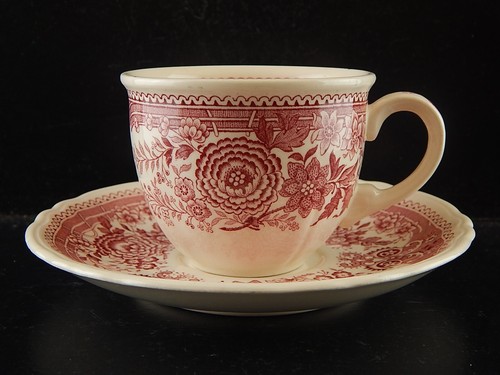 Tasse vintage avec soucoupe - tasse,