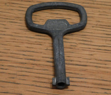 vintage CLE de COFFRET section ronde 9mm avec ERGOTS 14mm OUTILS portiere COFFRE