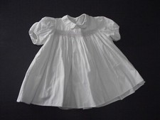 Robe blanche (18 mois) en coton à smocks avant manches ballon fermeture arrière 