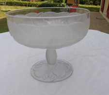 Ancienne COUPE A FRUIT SUR PIED signée CHAUMETTE en CRISTAL DECOR FLEURS