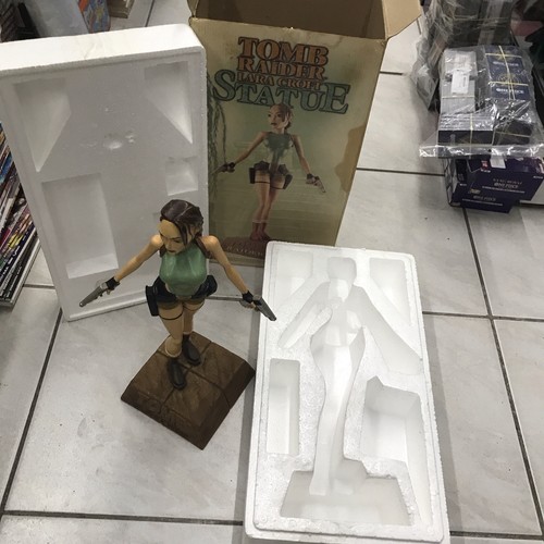Figurine statue lara croft - statue,