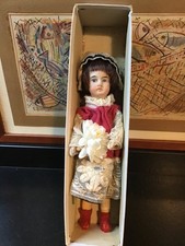poupee buste  de bois, tête pleine porcelaine marquée 10 3/0 bon état