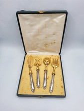 Service à mignardises en