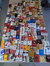 paquets de cigarettes vides