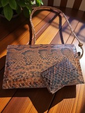 Ancien sac à main et porte monnaies en peau de serpent