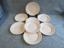 8 assiettes à dessert