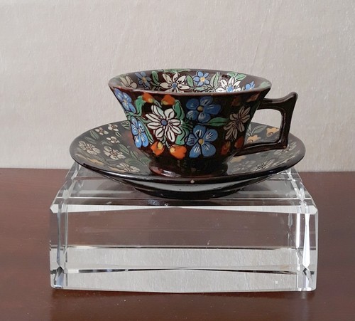 Tasse sous terre - tasse, sous-tasse