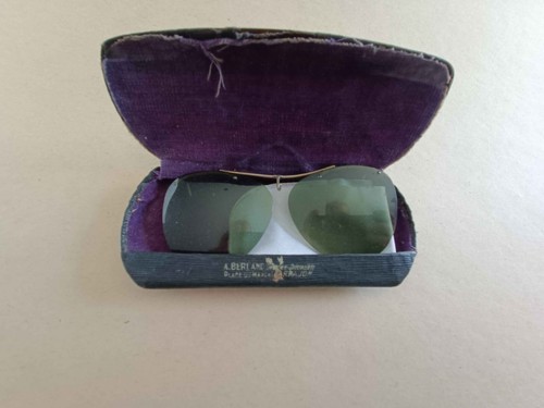 Anciennes lunettes soleil - lunettes,