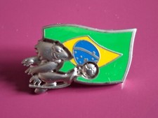 PIN'S ARTHUS BERTRAND - Foot coupe du monde drapeau Brésil