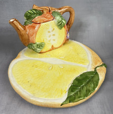Petite théière et plateau fantaisie barbotine récente agrume orange citron coupé