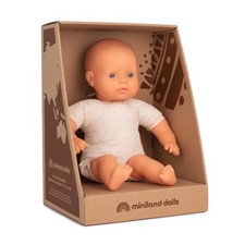 Dolls  Poupée caucasienne de