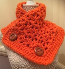Foulard boutonné gros tricot au crochet fait main | Chauffe-cou - Orange