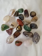 lot de 23 pierres polies (1)