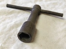 Outil à main ancienne Clés de 15 mm la longueur est de 9 cm noté 2037-3