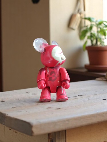 Figurine qee artoyz - artoyz, rouge