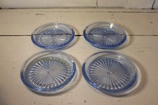  4 DESSOUS DE BOUTEILLE ANCIENS ART DECO .VERRE PRESSE MOULÉ BLEUTÉ