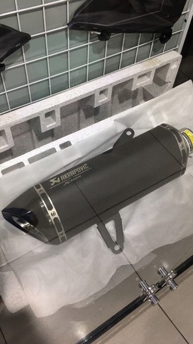 Silencieux noir akrapovic - silencieux,
