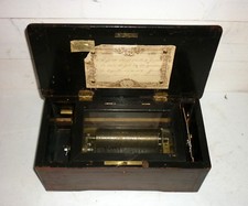 Ancienne grande boite à